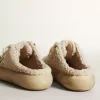 Space-Star-sabots voor dames in beige schapenvacht met witte leren ster