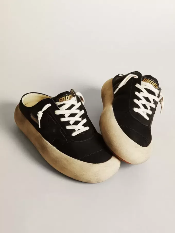 Space-Star Sabots voor dames van zwart nylon met zwarte leren ster