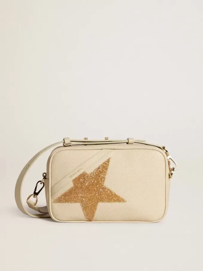 Star Bag in boterkleurig gehamerd leer met Swarovski-kristallen ster