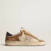Stardan in beige nylon en mesh met tabakskleurige suède inzetstukken
