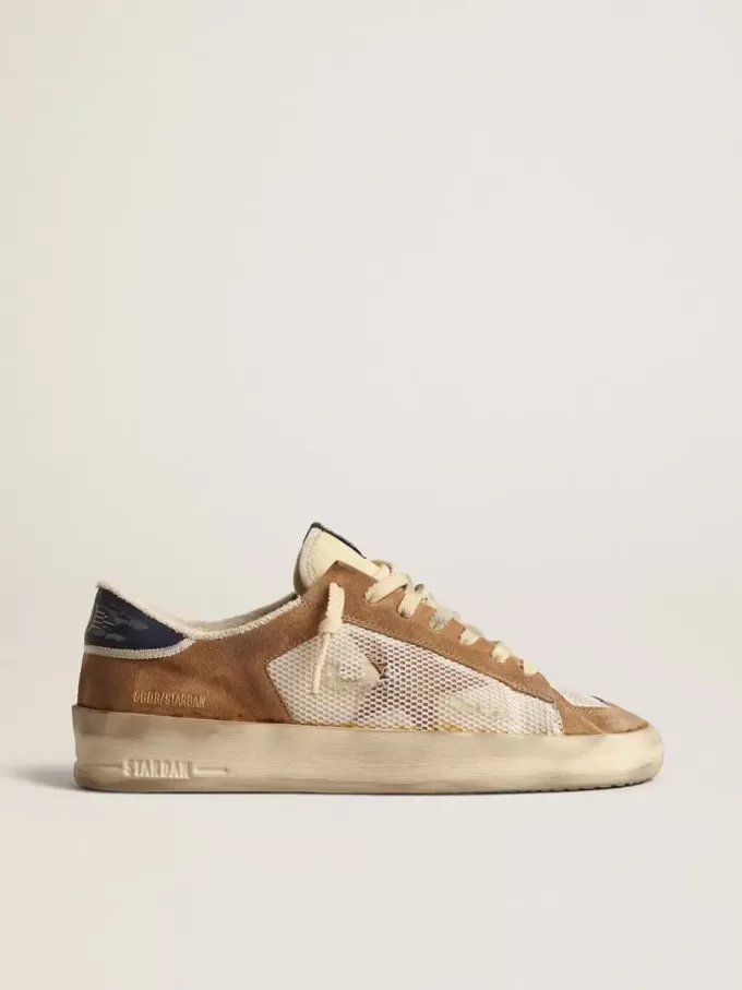Stardan in beige nylon en mesh met tabakskleurige suède inzetstukken