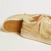Stardan in beige suède met leren hielstuk en voering van schapenvacht
