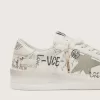Stardan met beige suède ster en neus en all-over letters en patronen