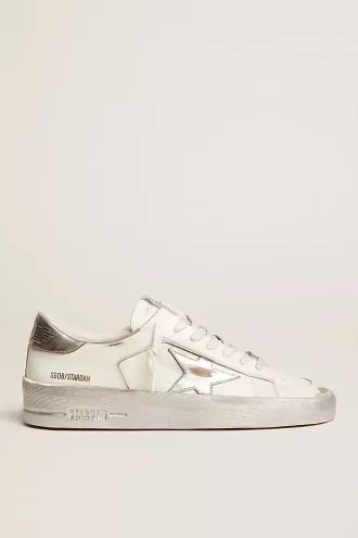 Stardan sneakers met zilverkleurige metalen ster en hielstuk
