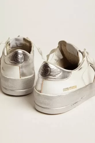 Stardan sneakers met zilverkleurige metalen ster en hielstuk