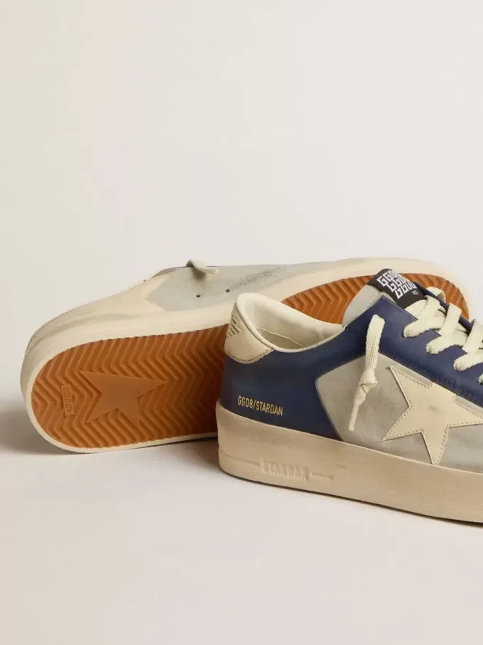 Stardan voor heren in grijs en blauw leer met crèmekleurige ster en hielstuk