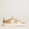 Stardan voor heren in wit en beige leer met beige ster en witte hielband.