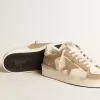 Stardan voor heren in wit en beige leer met beige ster en witte hielband.
