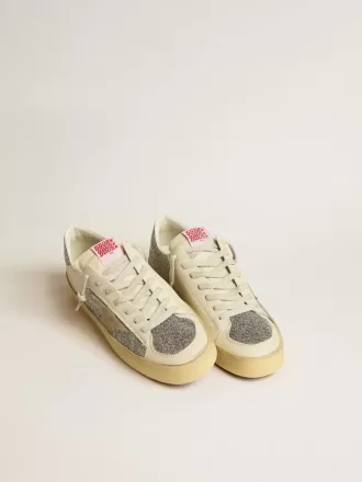 Stardan voor heren van suède met zandkleurige ster en Swarovski-kristallen inzetstukken
