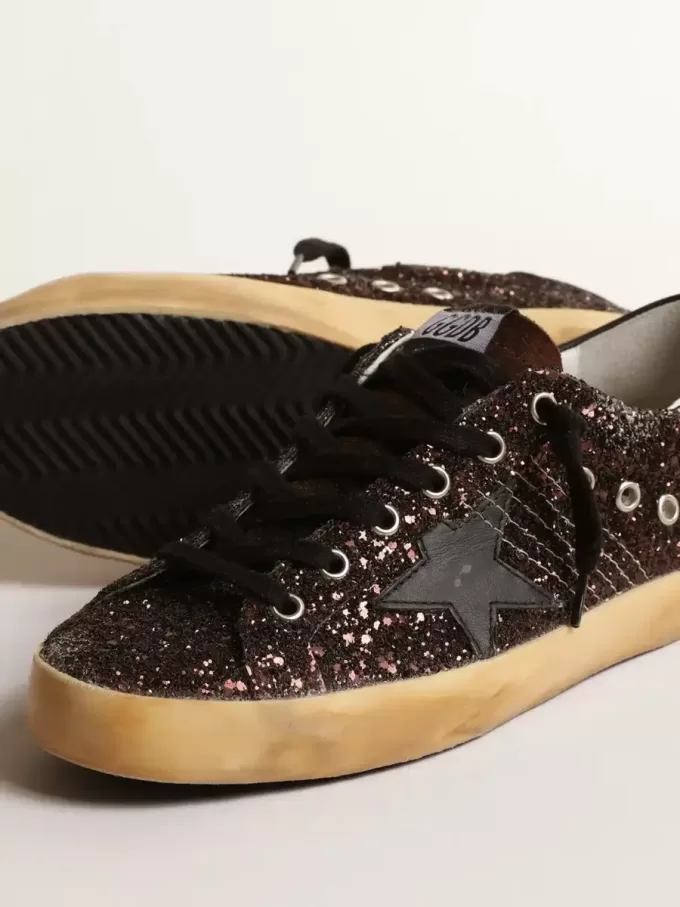 Super-Star in bruine glitter met zwarte leren ster en hielbandje