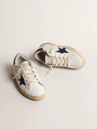 Super-Star Junior in nappa met een gedrukte ster en zwarte hielband.