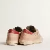 Super-Star LTD in roze nubuck met geperforeerde ster en leren hielstuk