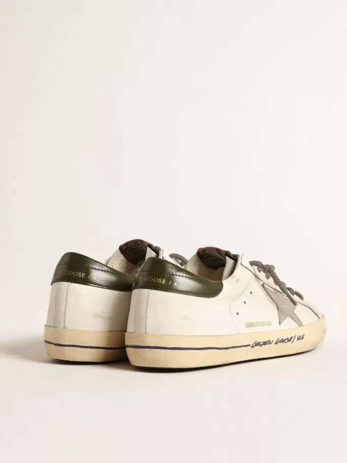 Super-Star LTD met krokodillenprint ster en groene hiellip