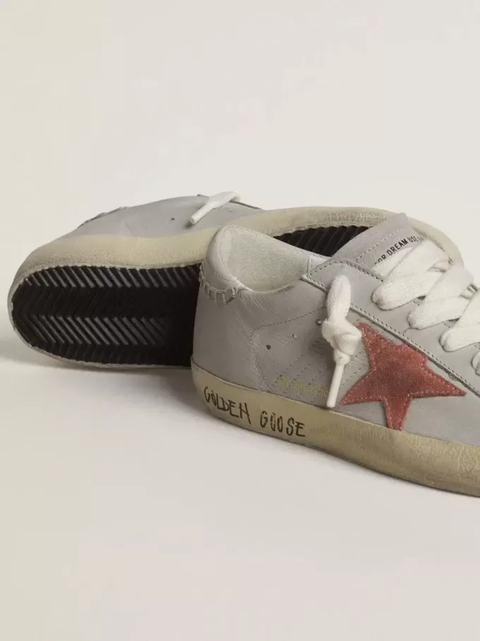Super-Star LTD voor dames in grijs leer met baksteenrode suède ster