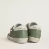 Super-Star LTD voor dames in groen nubuck met witte leren ster en hielstuk.