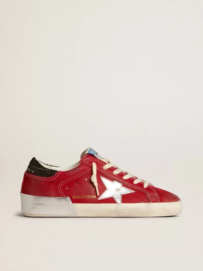 Super-Star LTD voor dames in rood nubuck met leren ster en glitter hielstuk