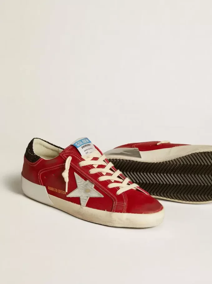 Super-Star LTD voor dames in rood nubuck met leren ster en glitter hielstuk
