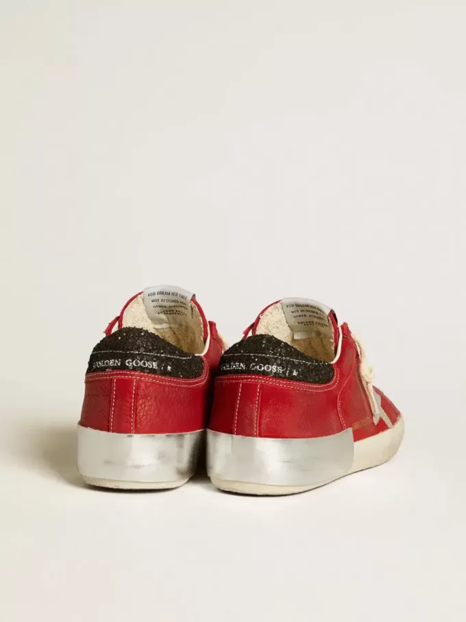Super-Star LTD voor dames in rood nubuck met leren ster en glitter hielstuk