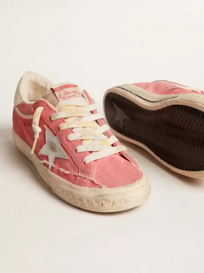 Super-Star LTD voor dames in rood suède met zilveren ster en leren hielstuk