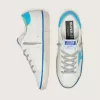 Super-Star LTD voor dames in wit leer met lichtblauwe leren ster en hielstuk.