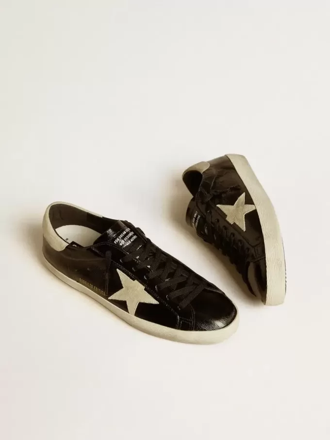 Super-Star LTD voor heren in zwart lakleer met suède ster en hielstuk