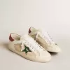 Super-Star LTD voor heren van suède met groene metallic ster en rode hielband