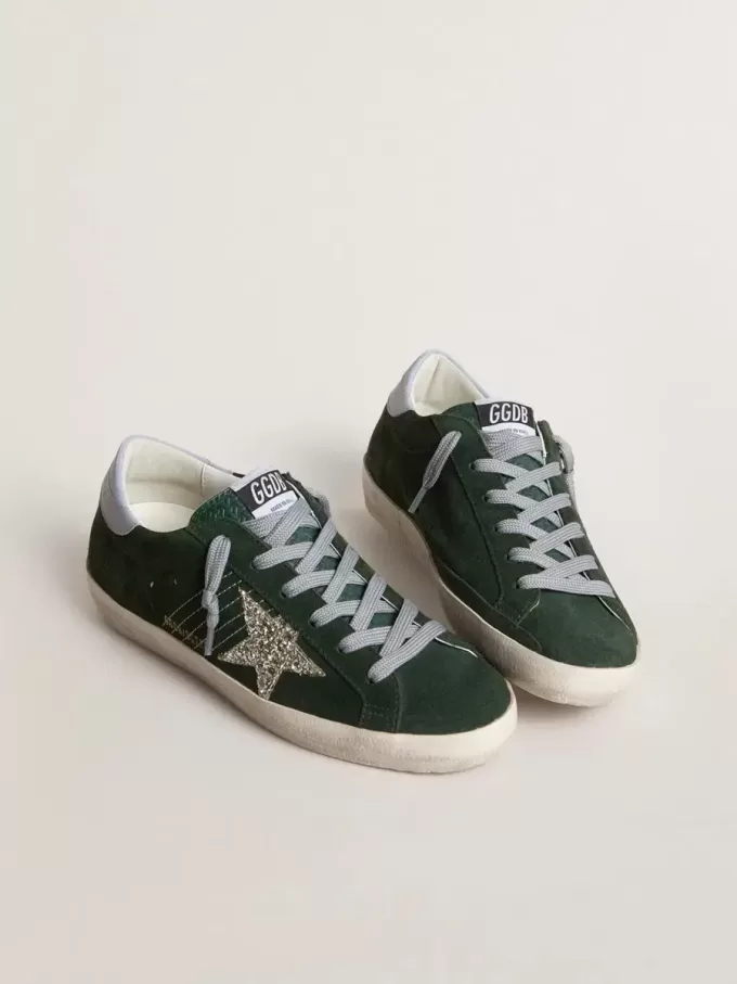 Super-Star voor dames in groen suède, met zilveren glitterster en leren hielstuk