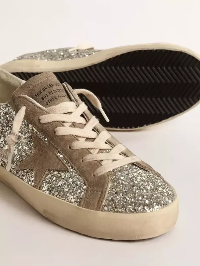 Super-Star voor dames in platina glitter met duifgrijze suède ster