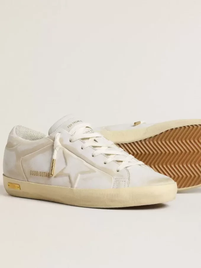 Super-Star voor dames met witte leren ster en hielstuk met doorleefd effect