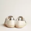 Super-Star voor heren in wit leer met zwarte nubuck ster en zilverkleurige metalen leren hiellip.
