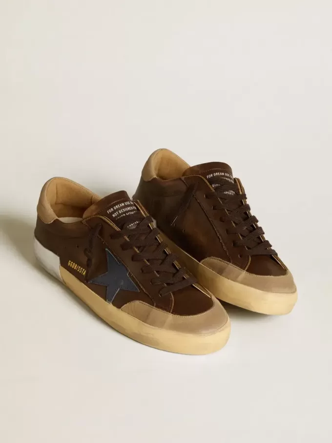 Super-Star voor heren van leer met blauwe leren ster en beige nubuck hielstuk