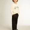 Sweatshirt in oud wit met veelkleurige gouden letters op de voorkant