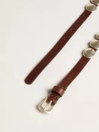 Trinidad dunne riem van donkerbruin leer met zilveren studs