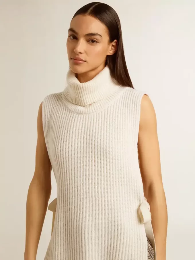 Unisex witte mouwloze trui met hoge kraag van geribde wol