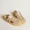 V-Star in kwartskleurig nylon met baksteenrode nubuck ster