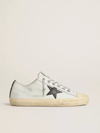 V-Star in leer met zwarte ster en hielstuk van leer met krokodillenprint