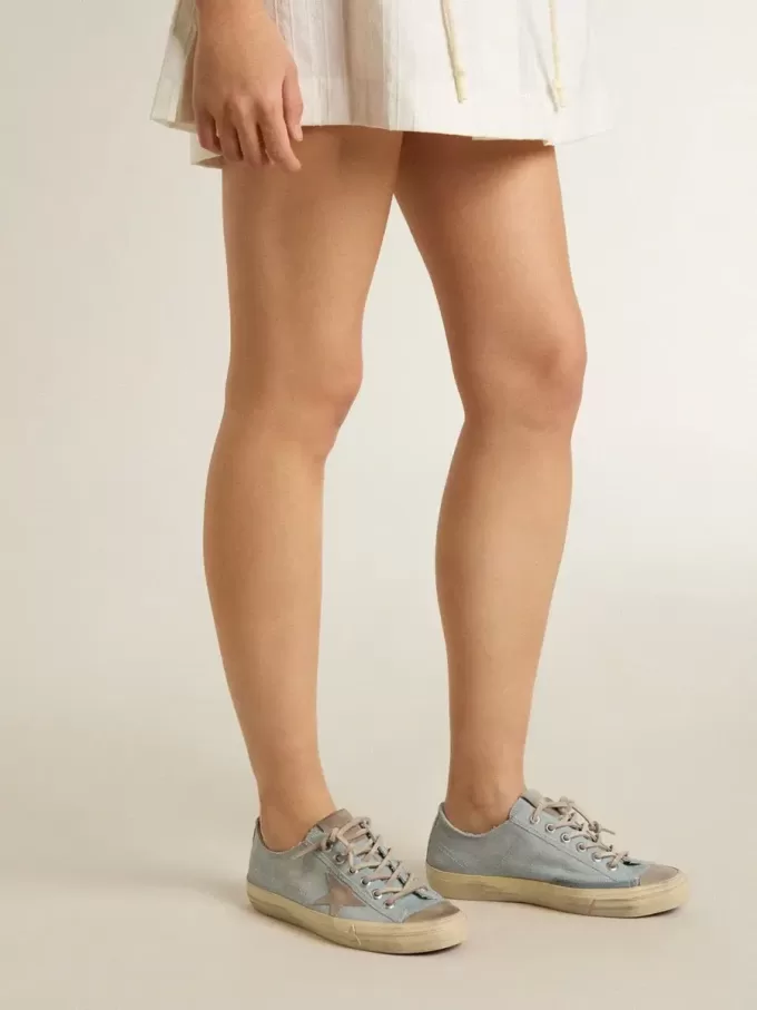 V-Star voor dames in lichtblauw canvas met duifgrijze leren ster