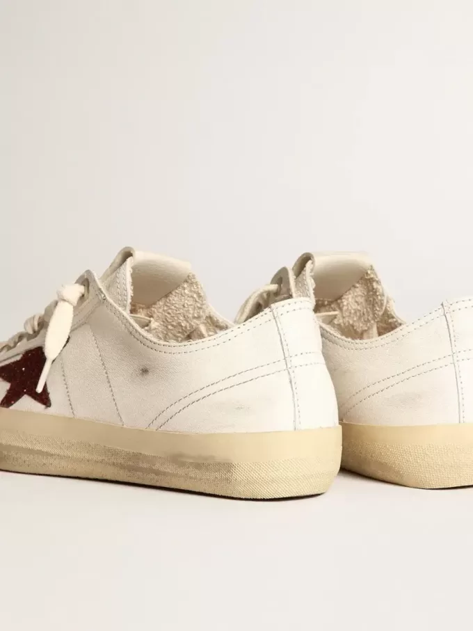 V-Star voor dames in wit nappa met rode glitterster