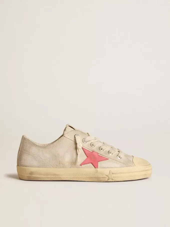 V-Star voor heren in lichtgrijs canvas met een rode leren ster