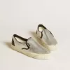 VCE Penstar voor dames in metallic zilverkleurig leer met zwarte leren hielband