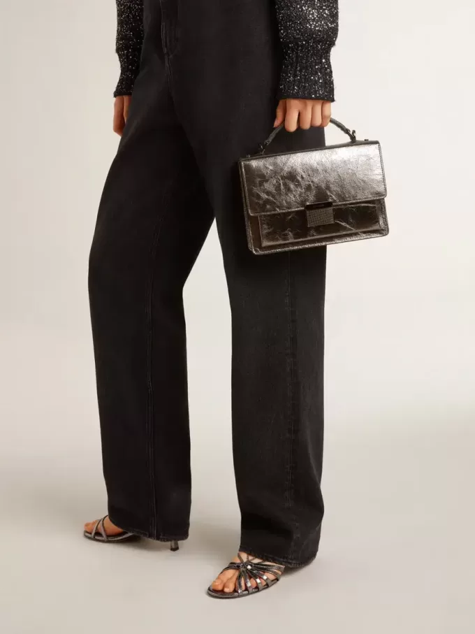 Venezia-tas in antracietgrijs metallic leer met zwarte details