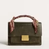 Venezia-tas in zwart distressed leer met gouden details