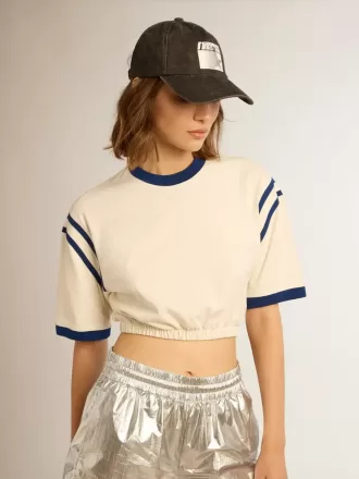 Verouderd wit katoenen cropped T-shirt met tekst op de achterkant