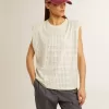 Verouderd wit mouwloos T-shirt versierd met kristallen