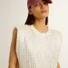 Verouderd wit mouwloos T-shirt versierd met kristallen