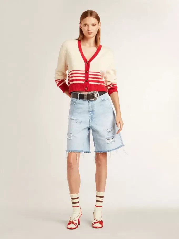Versleten witte sokken met distressed details en bruine strepen