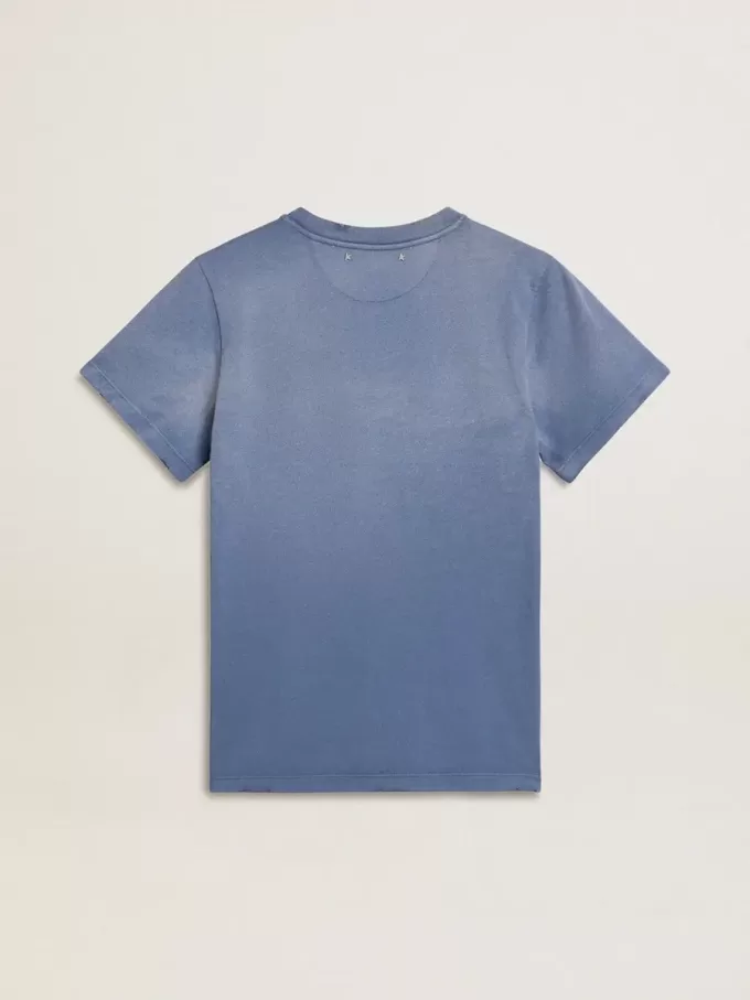 Vervaagd lichtblauw T-shirt voor dames met print op de borst