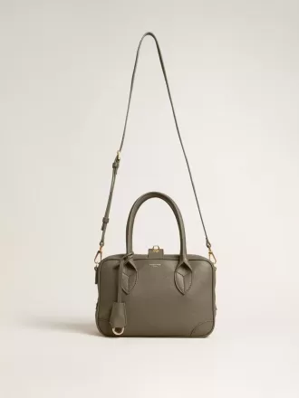 Vita-tas in saliegroen leer met gouden details