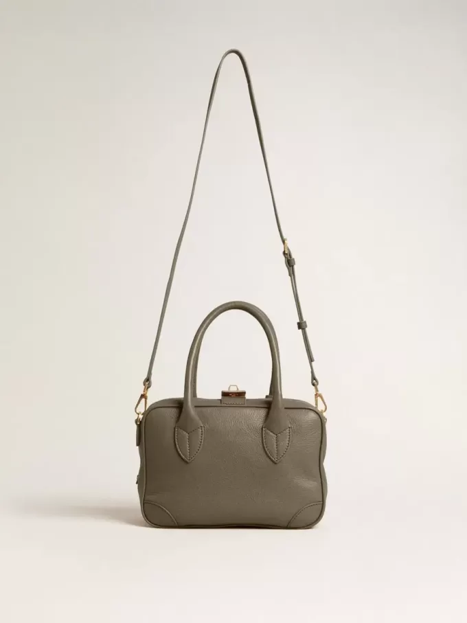 Vita-tas in saliegroen leer met gouden details