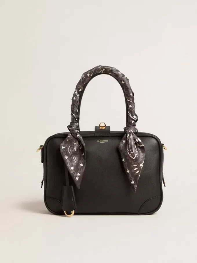 Vita-tas van glad zwart leer met gouden details